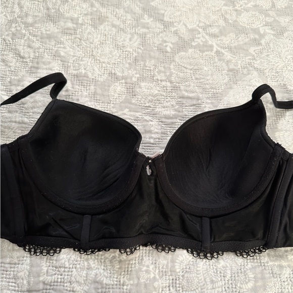 Victoria's Secret Body by Victoria Lined Demi Bra - Picture 3 of 4